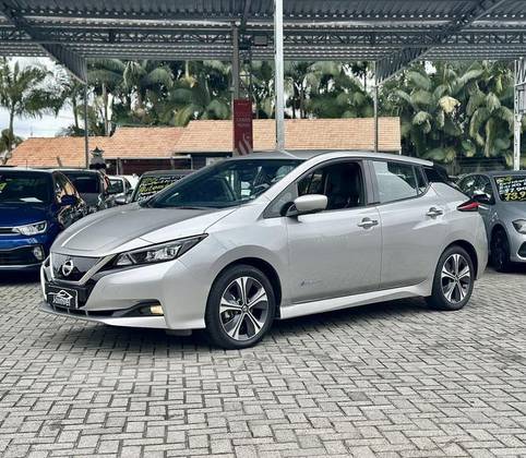 NISSAN LEAF B12P 40 ELÉTRICO NISSAN LEAF B12P 40 ELÉTRICO
